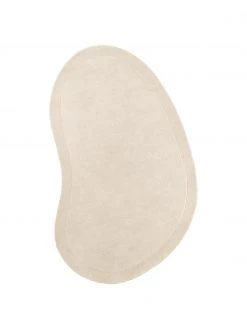 Westwing Collection Handgetufteter Beiger Wollteppich Kadey in organischer Form, B 150 x L 230 cm (Größe M)