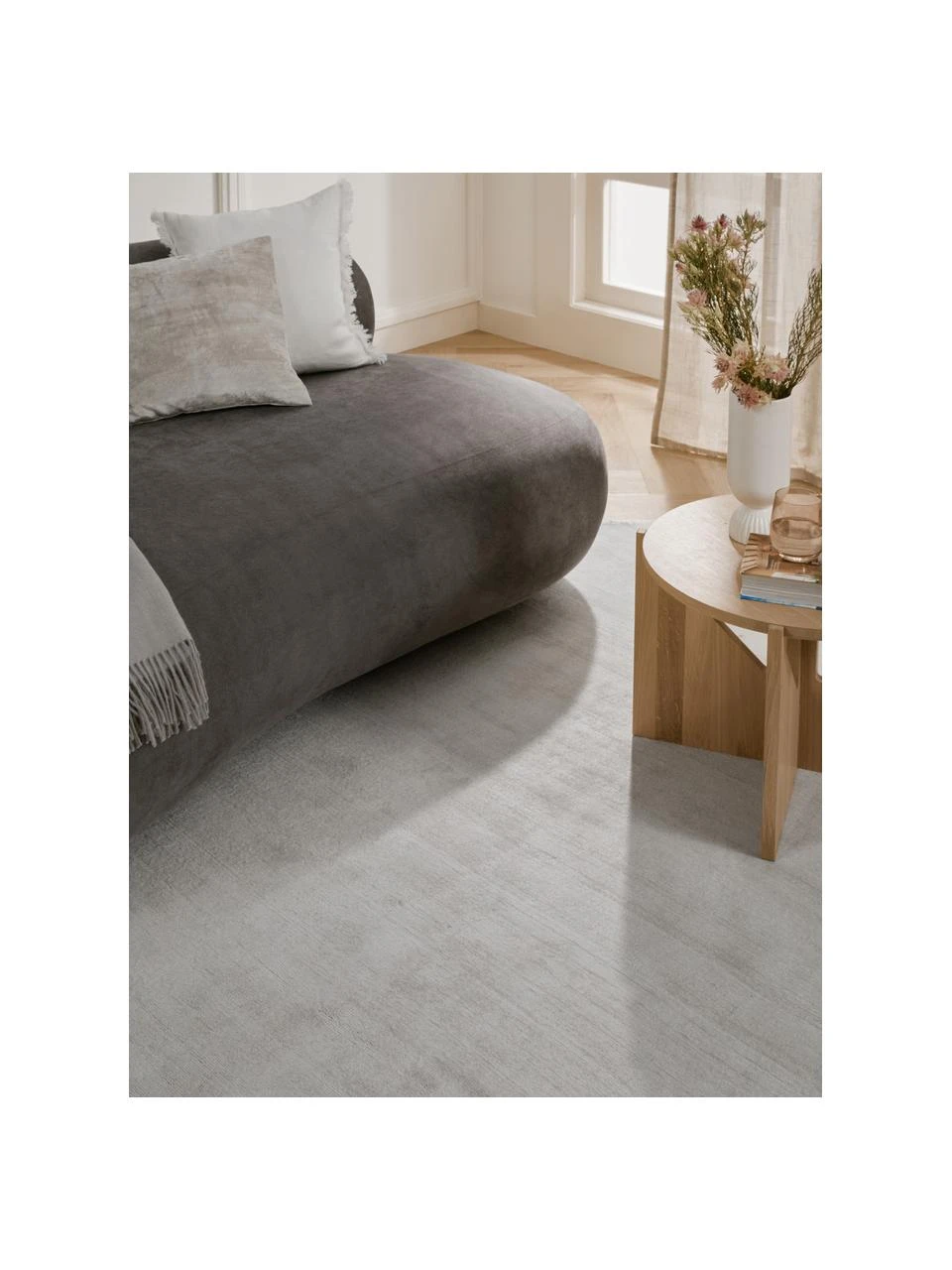 Westwing Collection Handgewebter Viskoseteppich Jane Diamond in Elfenbeinfarben, B 120 x L 180 cm (Größe S) – Bild 2